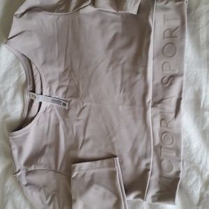 Gorgeous 3/4 sleeve workout top